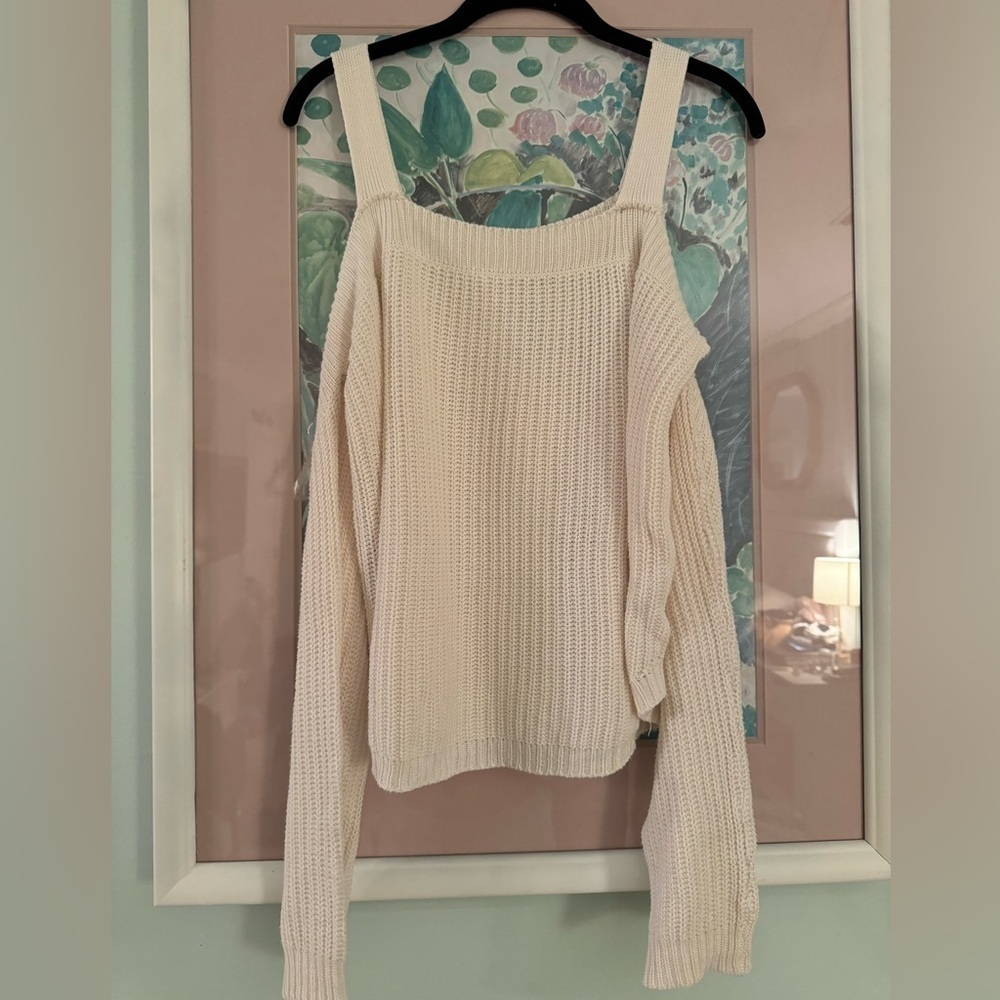 Olivaceaous Cold Shoulder sweater - Picture 3 of 5